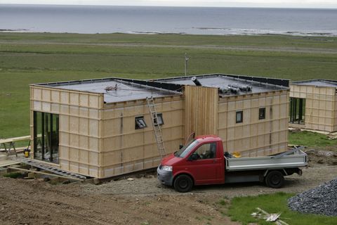 Nýbygging í smíðum með pappalögðu þaki